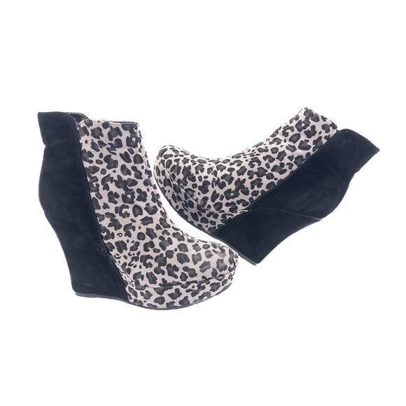 Bamboo Black & Gray Leopard Suede Wedge Booties - Size 7.5 - Picture 1 of 9
